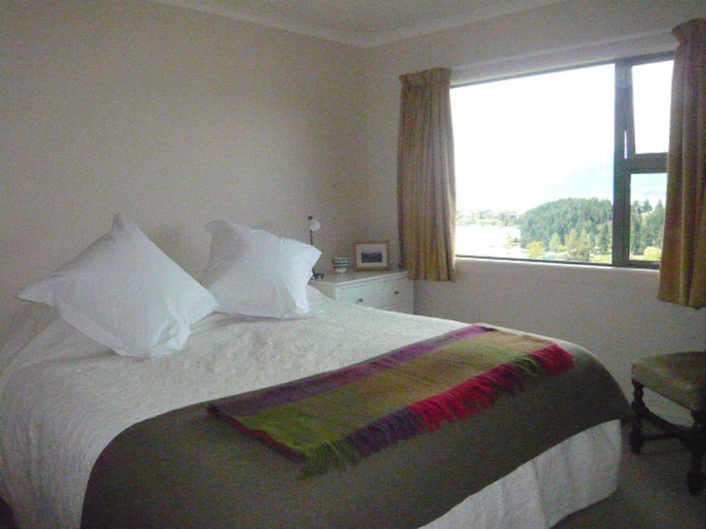 The B & B On The Hill Queenstown Bilik gambar